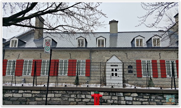 Montreal in 3 hours Heritage building Old Montreal