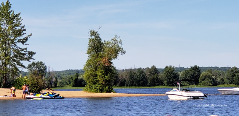 Petrie Island Ottawa by car