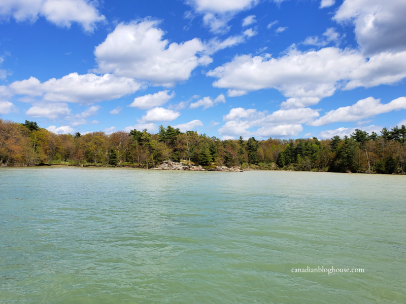 View of island beach in Thousand Islands National Park