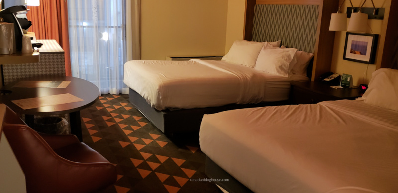 Tour Cayuga County Holiday Inn beds