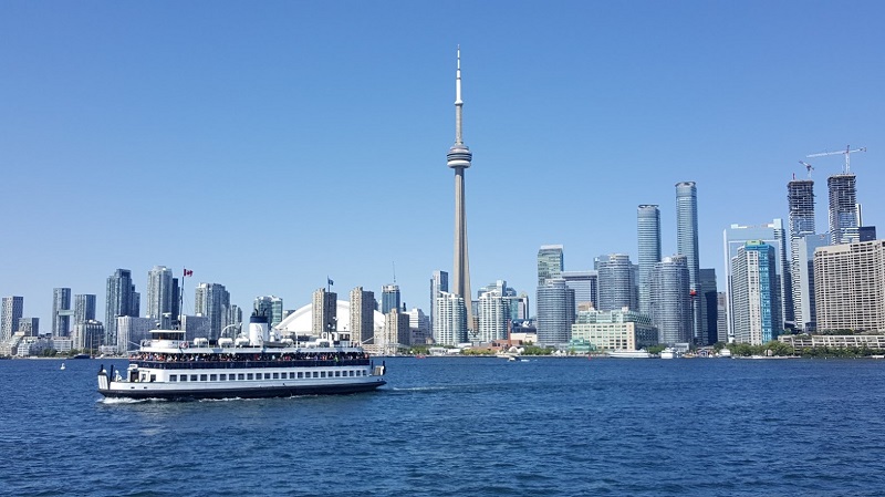 Toronto skyline with Toronto ferry